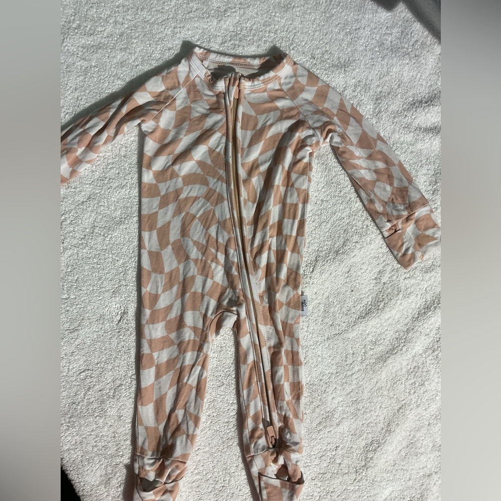 Blush lotus Geometric Patterned bamboo footie